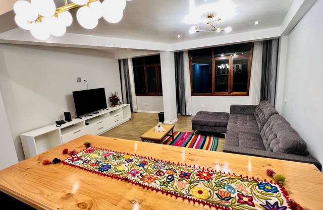 Nice apartment and good location!