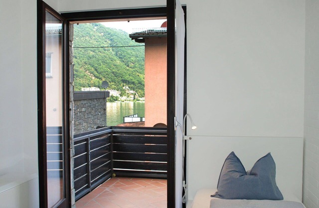 Nice apartment for 4 people with WIFI, TV, patio, pets allowed and parking