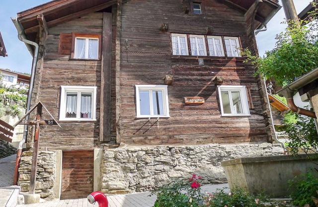 Nice apartment for 5 guests with WIFI, TV, patio, pets allowed and parking