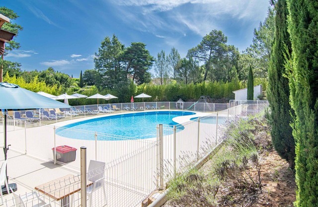 Nice apartment for 8 people with WIFI, private pool, TV, terrace, pets allowed and parking