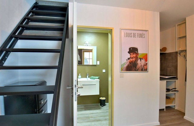 Nice apartment for 2 people with WIFI, TV, balcony, pets allowed and parking