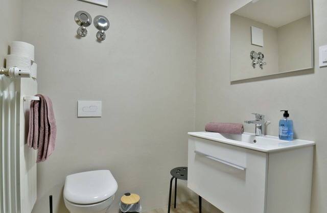 Nice apartment for 2 guests with WIFI, TV, pets allowed and parking