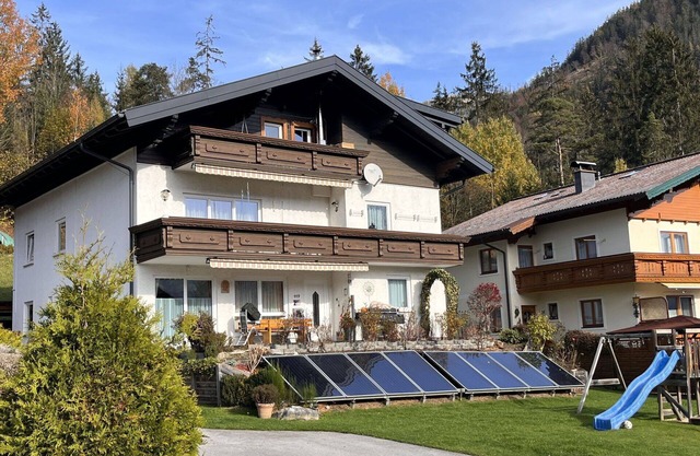 Nice apartment for 10 guests with WIFI, TV, patio, pets allowed and parking