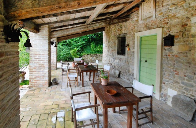 Nice apartment for 2 guests with pool, A/C, WIFI, TV, patio, pets allowed and parking