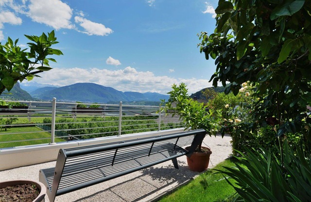 Nice apartment for 2 people with WIFI, pool, TV, patio and parking