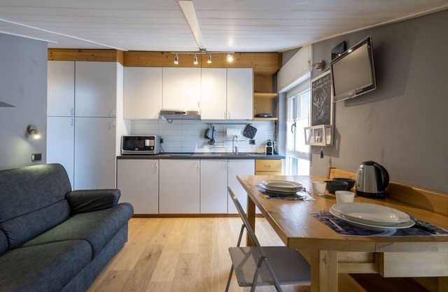 Nice apartment for 2 people with WIFI, TV and parking