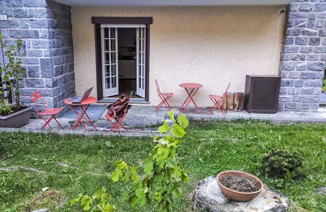 Nice apartment for 3 guests with WIFI, TV, pets allowed and parking