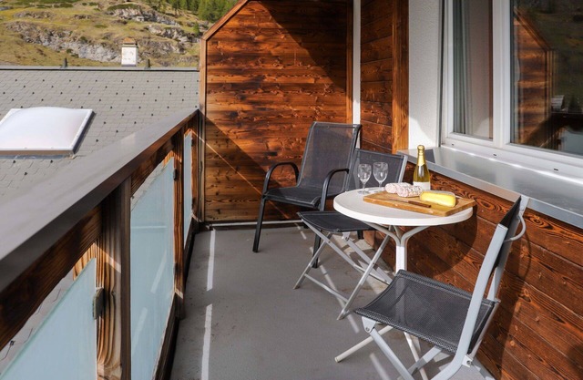 Nice apartment for 4 guests with WIFI, TV and balcony