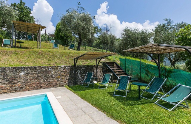 Nice apartment for 4 guests with pool, WIFI, patio, pets allowed and parking
