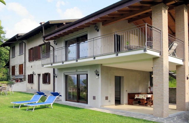 Nice apartment for 4 guests with WIFI, TV, patio, pets allowed and parking