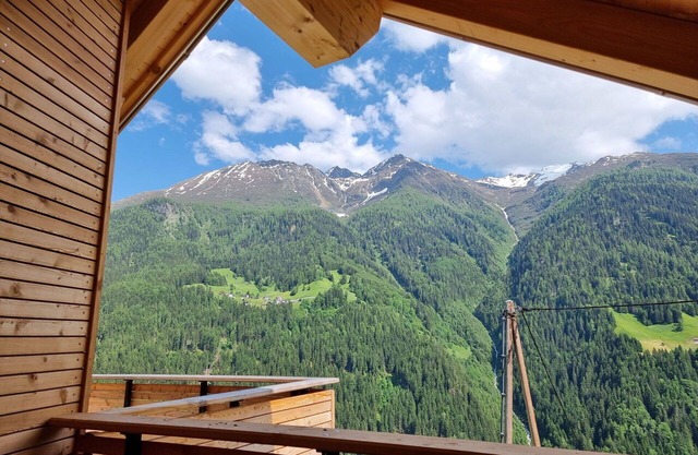 Nice apartment for 4 guests with WIFI, TV, balcony and parking