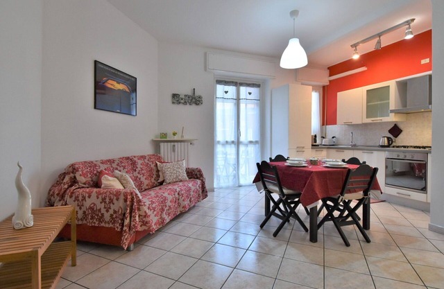 Nice apartment for 4 guests with WIFI, A/C, TV, balcony and parking