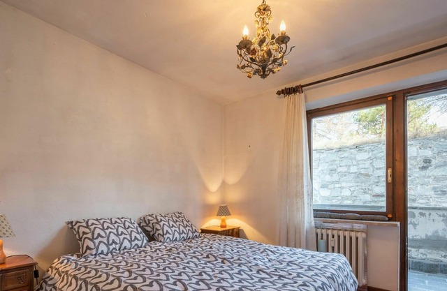 Nice apartment for 4 guests with TV, terrace, pets allowed and parking