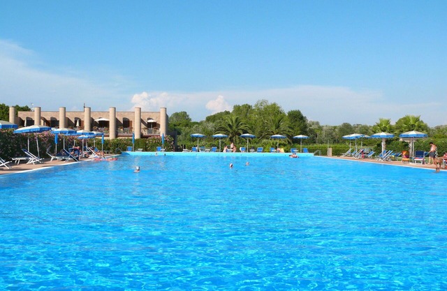 Nice apartment for 4 guests with pool, WIFI, A/C, TV, terrace, pets allowed and parking