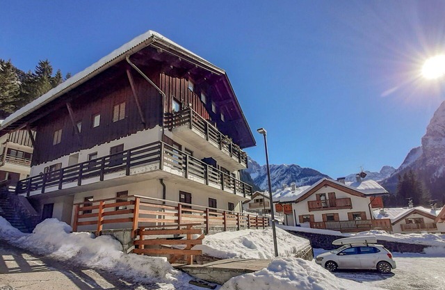 Nice apartment for 4 people with TV, pets allowed and parking