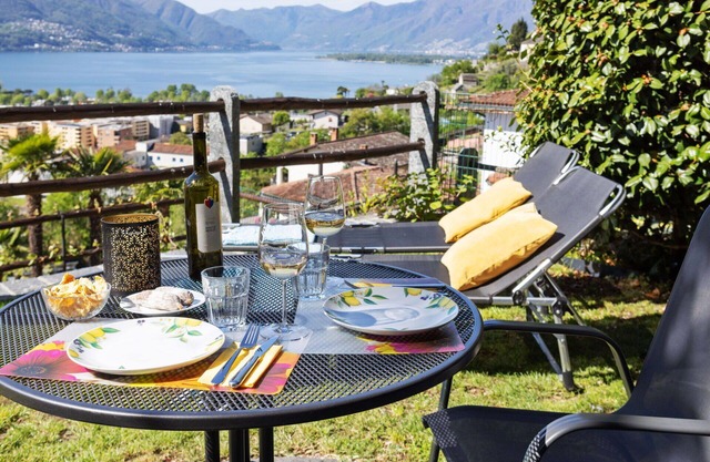 Nice apartment for 4 people with WIFI, private pool, TV, patio, panoramic view and parking