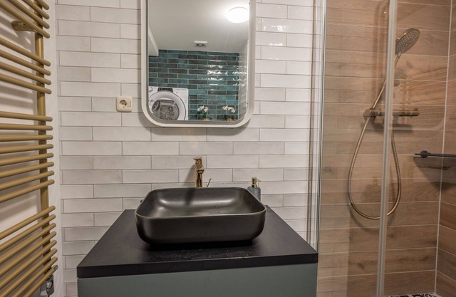 Nice apartment for 4 people with WIFI, TV, pets allowed and parking