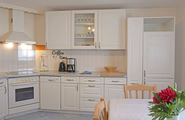 Nice apartment for 5 guests with WIFI, TV, terrace, pets allowed and parking