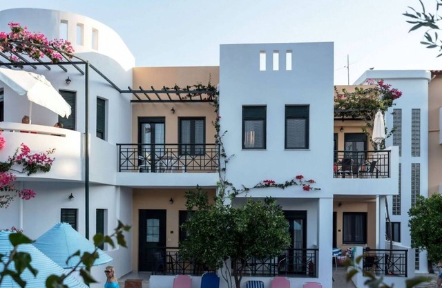 Nice apartment for 5 people with pool, WIFI, A/C, hot tub, TV, terrace and parking