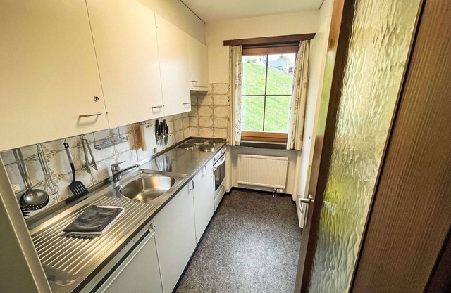 Nice apartment for 5 guests with pool, WIFI, TV, balcony, pets allowed, panoramic view and parking