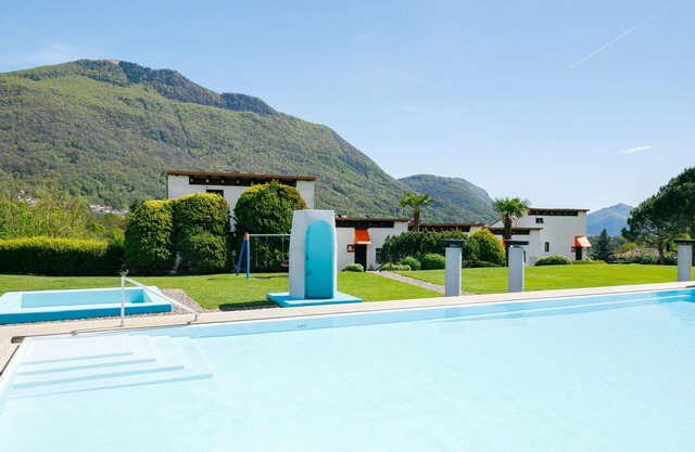 Nice apartment for 5 guests with pool, WIFI, TV, patio, pets allowed, panoramic view and parking