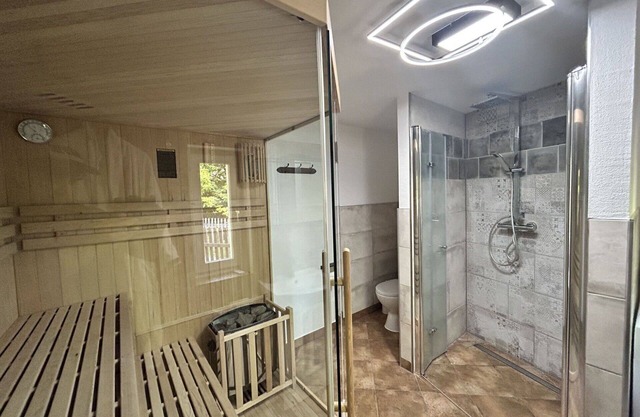 Nice apartment for 5 guests with WIFI, hot tub, TV, patio, pets allowed and parking