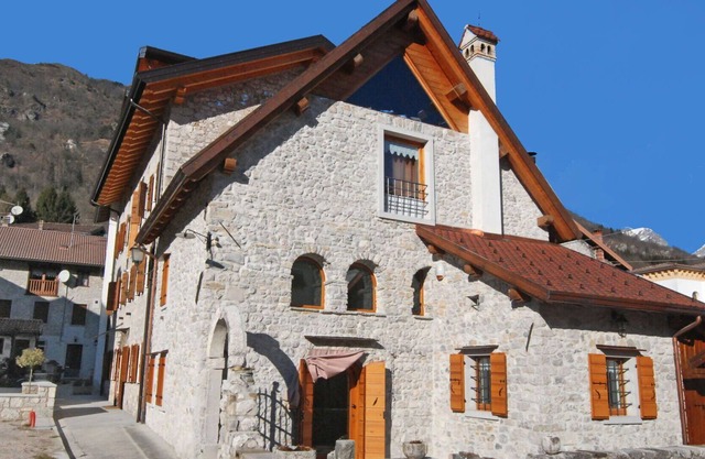 Nice apartment for 5 people with WIFI, TV, patio and parking