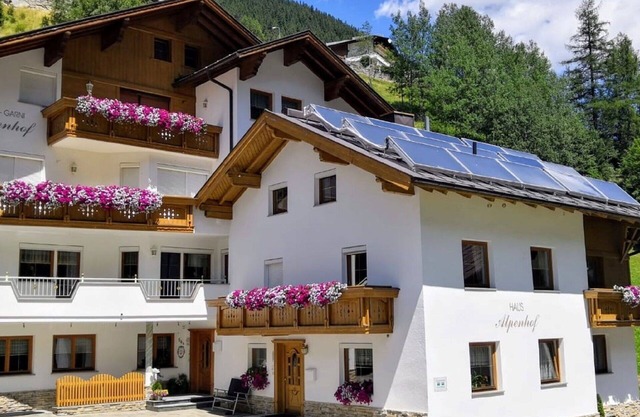 Nice apartment for 5 people with WIFI, TV, balcony and parking