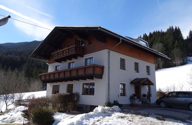 Nice apartment for 6 guests with TV, balcony and parking