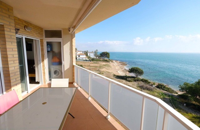 Nice apartment for 6 people with A/C, pool, balcony and parking