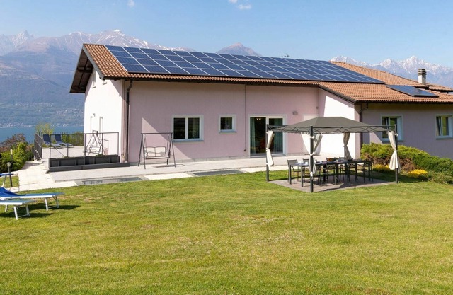 Nice apartment for 6 guests with WIFI, TV, patio, pets allowed and parking