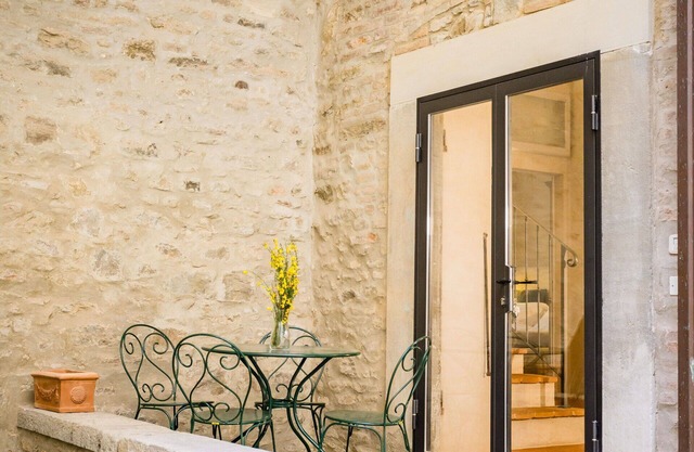 Nice apartment for 6 guests with WIFI, A/C, TV and patio