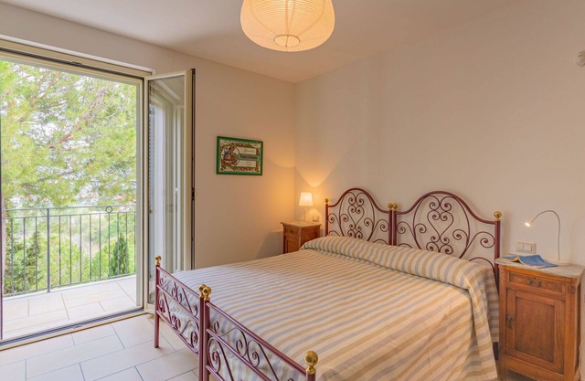 Nice apartment for 6 guests with WIFI, TV, terrace, pets allowed, panoramic view and parking