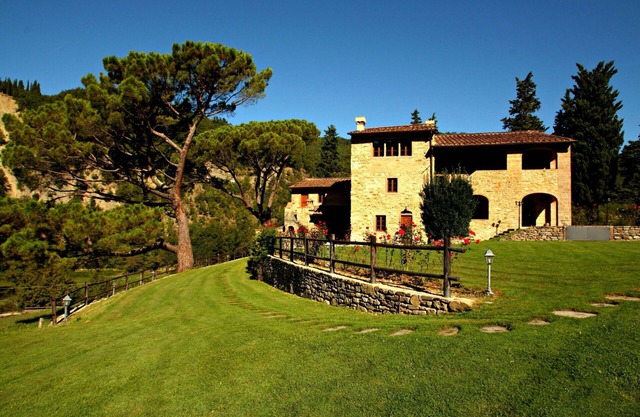Nice apartment for 6 people with pool, WIFI, TV, pets allowed and parking
