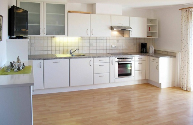 Nice apartment for 6 guests with WIFI, TV, balcony and parking