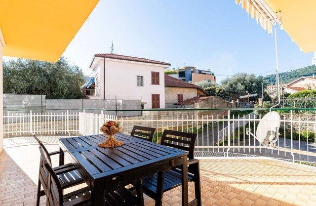 Nice apartment for 6 people with WIFI, balcony, pets allowed and parking