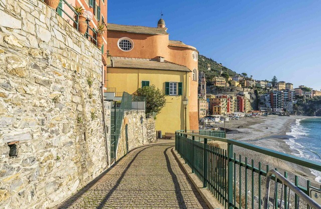 Nice apartment for 6 people with WIFI, A/C, TV and terrace, close to Portofino