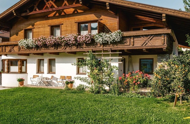 Nice apartment for 7 guests with WIFI, TV, terrace, pets allowed and parking