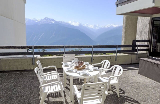 Nice apartment for 8 guests with WIFI, TV, terrace and parking