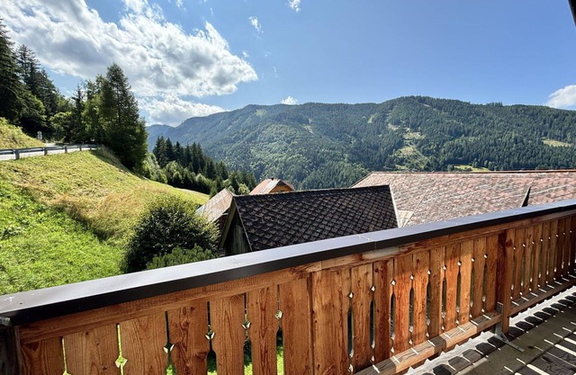 Nice apartment for 6 guests with WIFI, TV, patio, pets allowed and parking