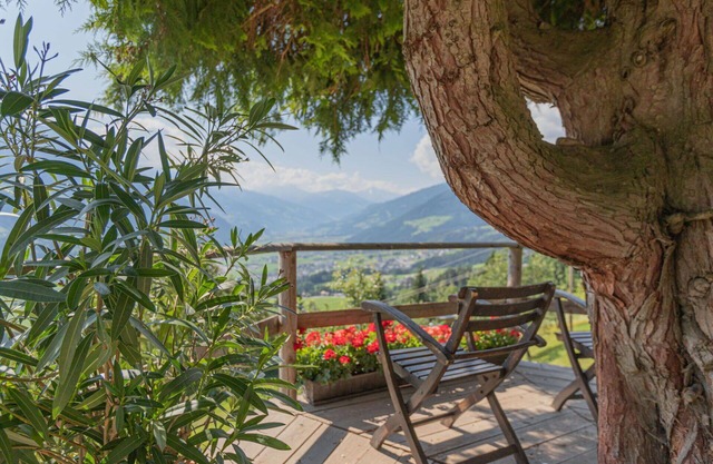 Nice apartment for 11 people with WIFI, TV, balcony and parking
