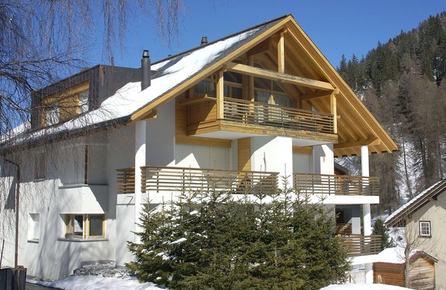 Nice apartment for 6 people with WIFI, TV, balcony and parking