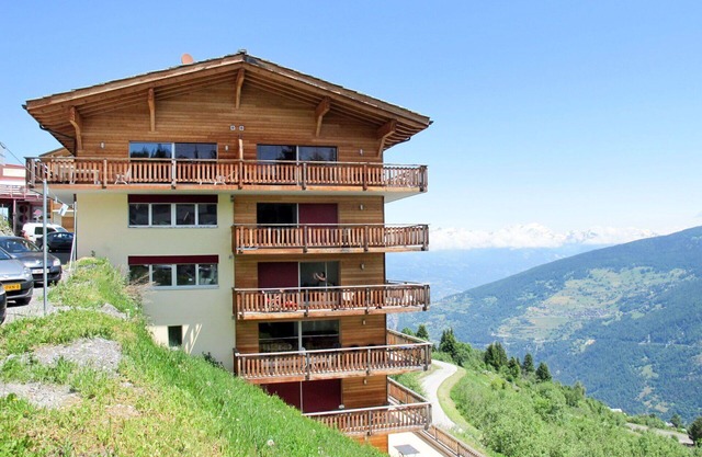 Nice apartment for 8 guests with hot tub, WIFI, TV, balcony and parking