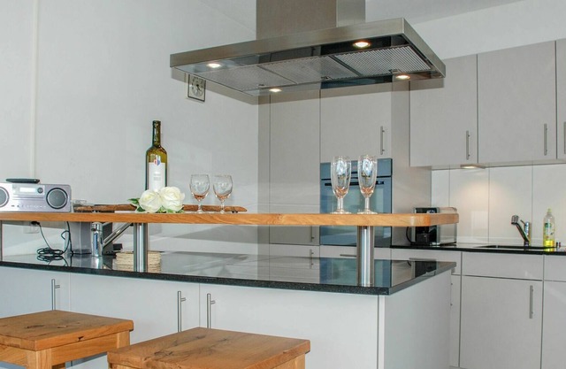 Nice apartment for 5 guests with WIFI, TV, terrace, pets allowed, panoramic view and parking