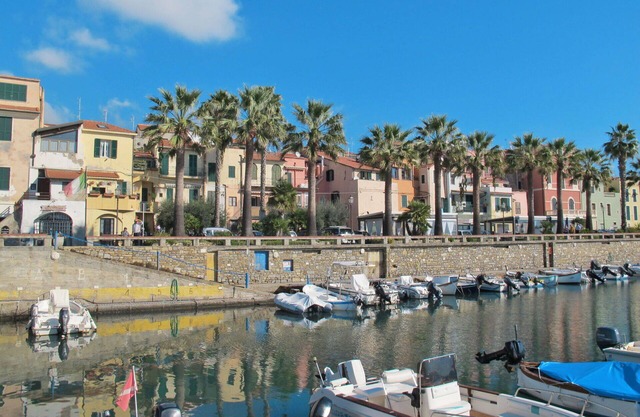 Nice apartment for 4 people with WIFI, pets allowed and parking