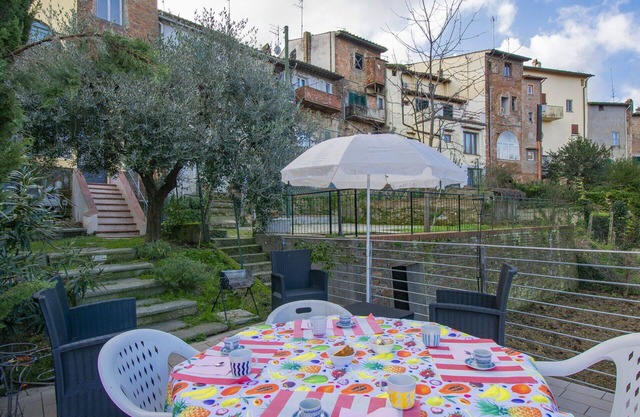 Nice apartment for 4 guests with WIFI, A/C, TV, pets allowed and parking