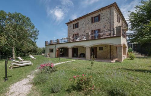 Nice Apartment In Avigliano Umbro