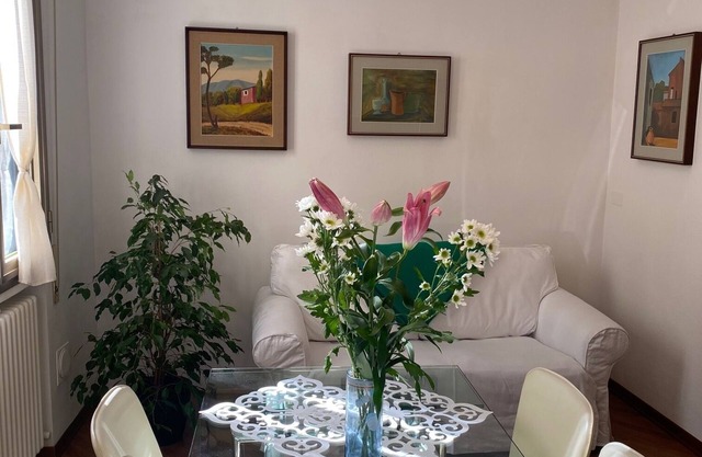 Nice apartment in Costa Saragozza area with free parking