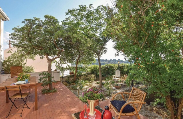 Nice apartment in Ferrandina with WiFi