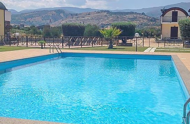 Nice apartment in Isca Marina